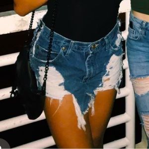 LF super ripped high waisted vintage shorts. Size 0-2